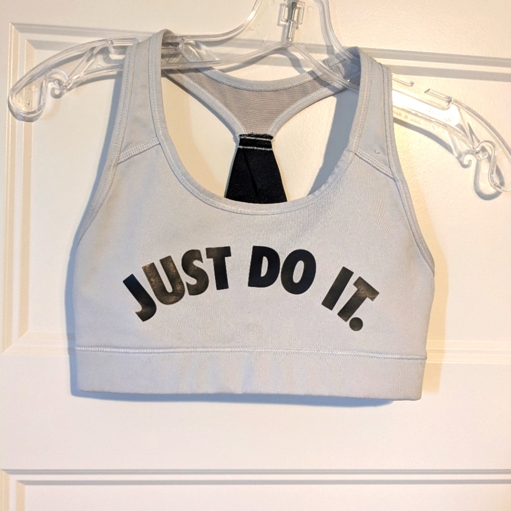 Nike shorts bra